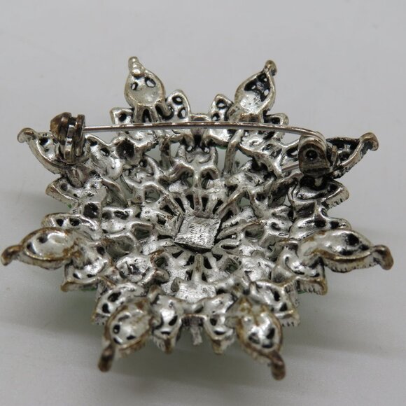 Vintage Green Frosted Rhinestone Starburst 1.5" Brooch Clear Center Silver Tone - Picture 9 of 10